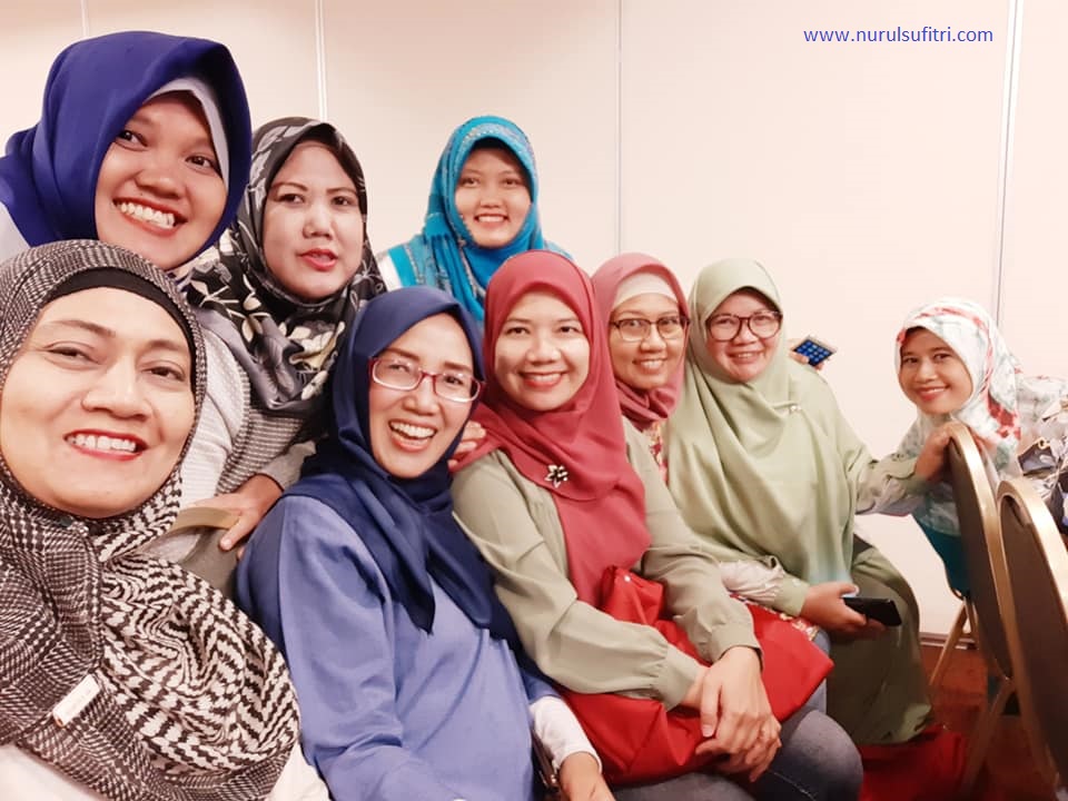 vivatalk peran perempuan di era digital menuju indonesia maju isu kesetaraan gender talkshow nurul sufitri travel lifestyle blogger review hotel millenium