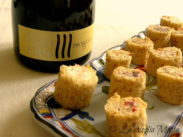 rotolini sfiziosi e naonis prosecco doc brut di la delizia