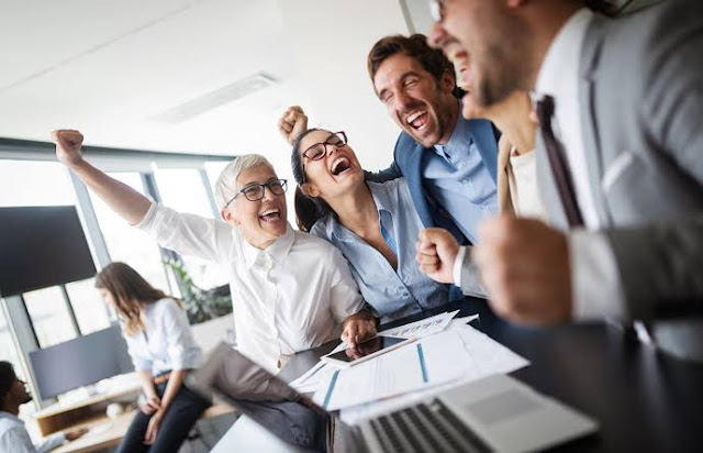 Primeiro crie a empresa e só depois largue o emprego