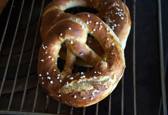 (no) plain Vanilla Kitchen: Laugengebäck (Brezeln oder Brötchen)