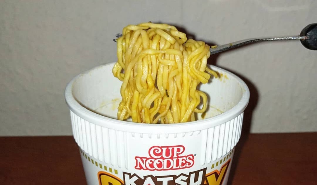 Supersupergirl's Food Reviews Nissin Katsu Cup noodle