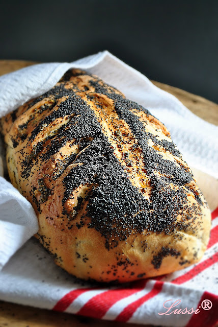 Домашен хляб с мак / Homemade bread with poppy seed