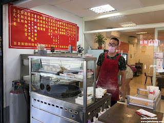 Eat in Taipei, Beiyi caihe Store, non-oily smoke-free and dry roasted handmade dumplings(pockets)