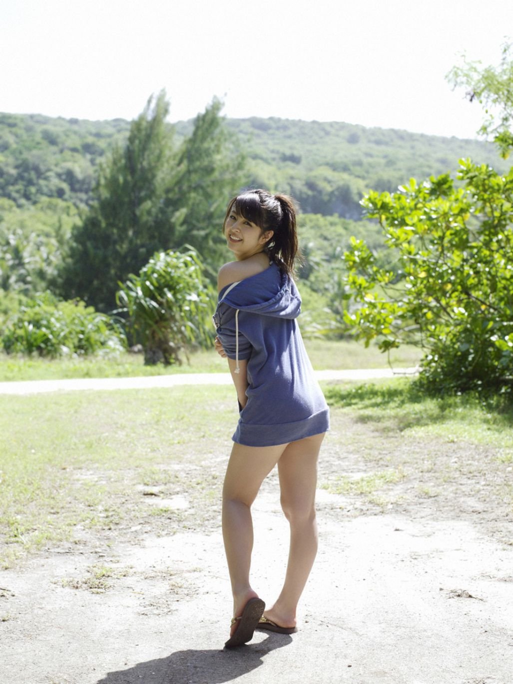 Blue Sea And Hot Bikini Japanese Actress Yurina Yanagi Ảnh đẹp 