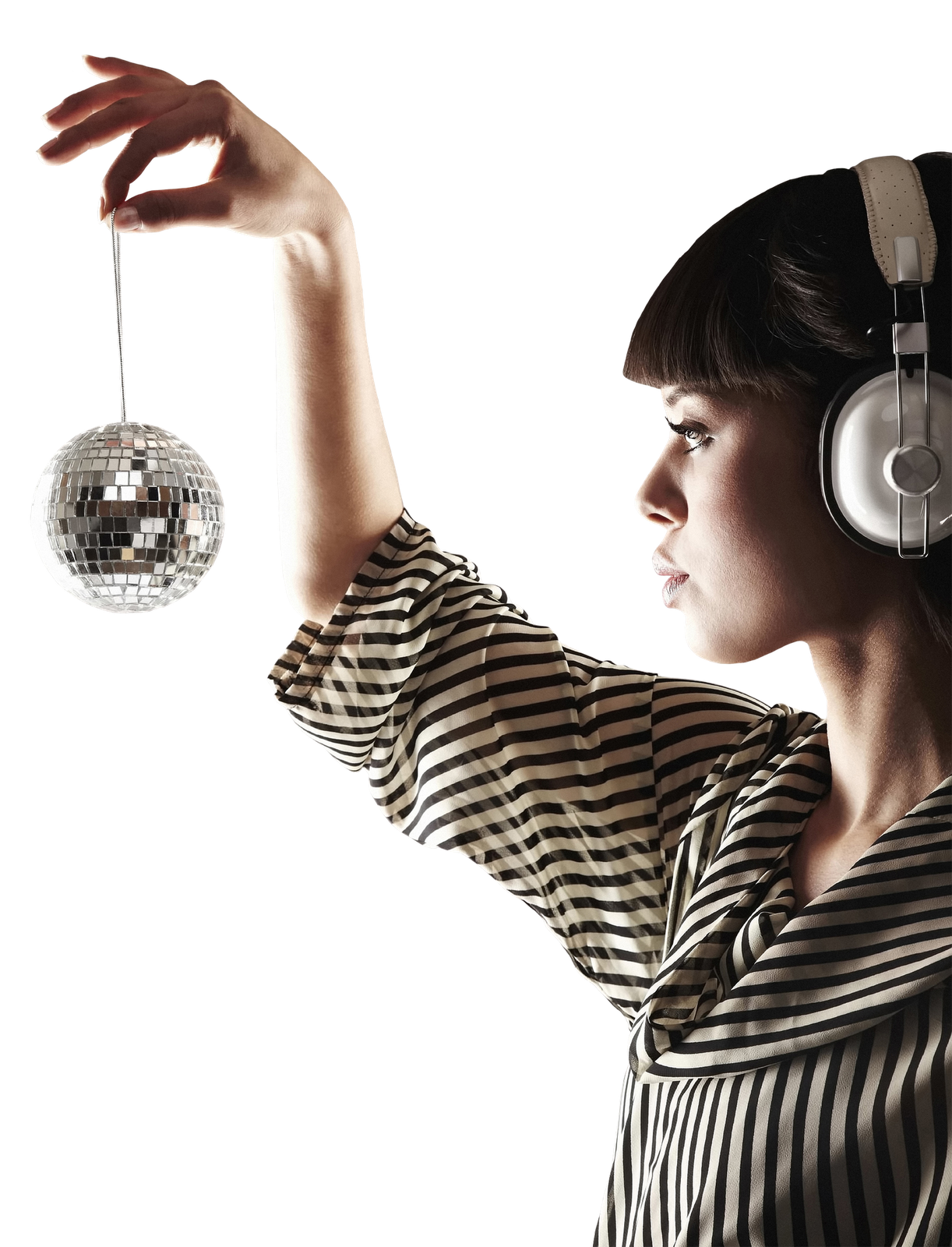 микрофон для звукозаписи. диджейский микрофон. диджей за компьютером.