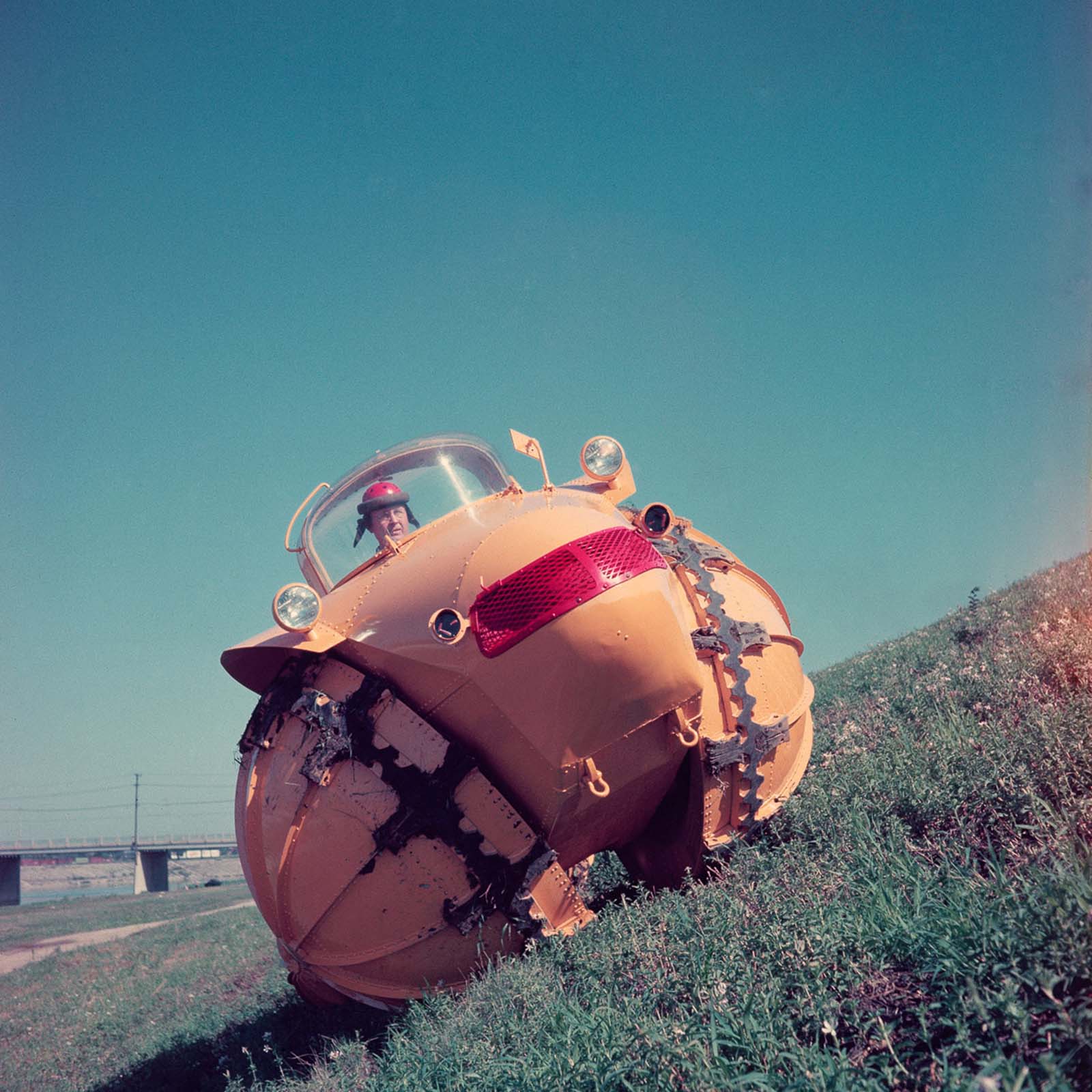 The Rhino: a bizarre experimental all-terrain vehicle, 1954