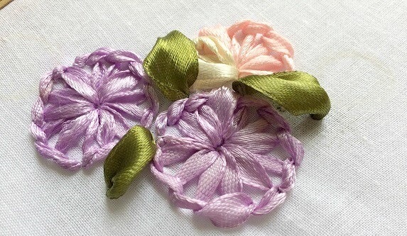 Thêu mũi buttonhole bằng ruy băng - Hình 1