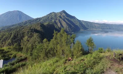 Wisata Pendakian 14 Gunung Api Terindah di Indonesia