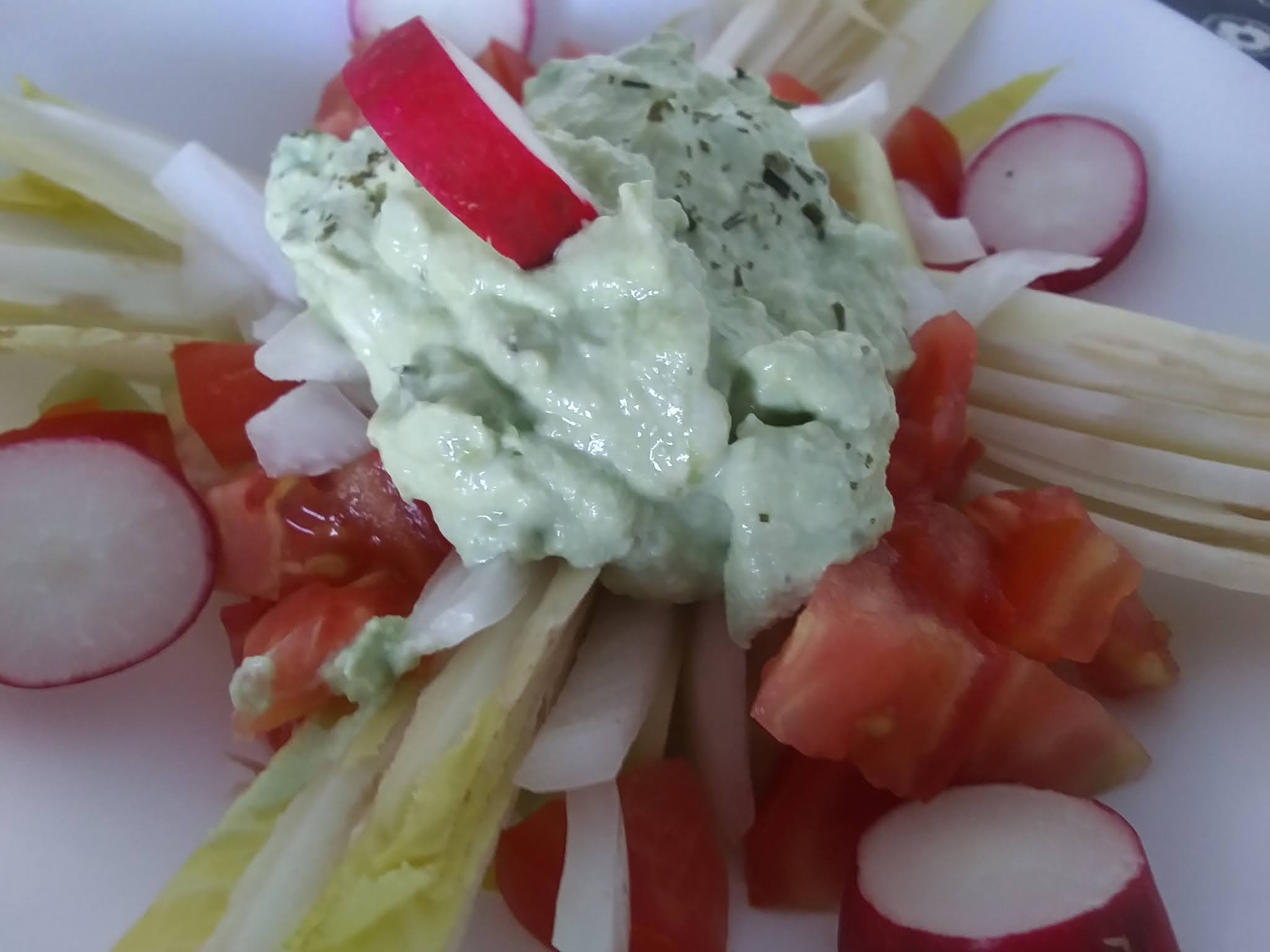 Salsa de yogurt griego y aguacate