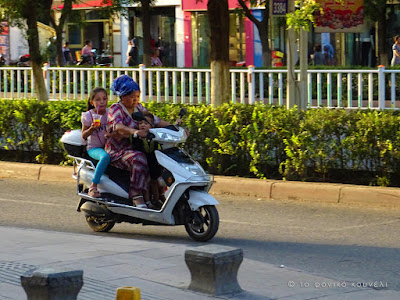Κίνα, στο δρόμο του μεταξιού... Οι γυναίκες της βορειοδυτικής Κίνας / China, on the Silk Road