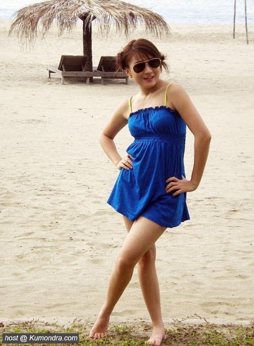 wut hmone shwe yee sexy bikini photo 05