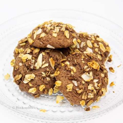 Granola Chocolate Cookies
