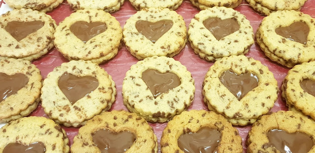 Lilian&amp;#39;s Baking Inspiration: Spitzbuben mit Schokoladen-Vermicellen