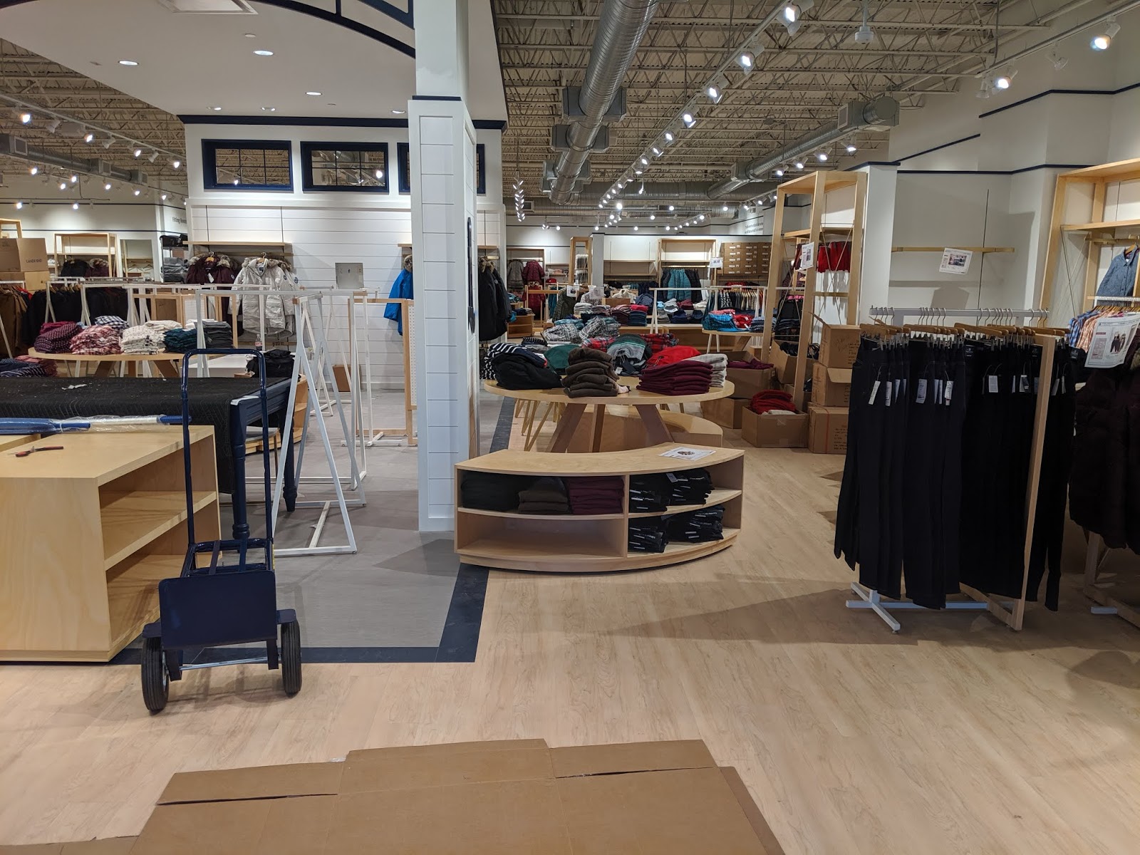 Rockville Nights First look Lands' End Rockville store (Photos)