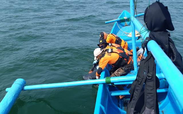 Enam Wisatawan Terseret Ombak Pantai Goa Cemara Ditemukan