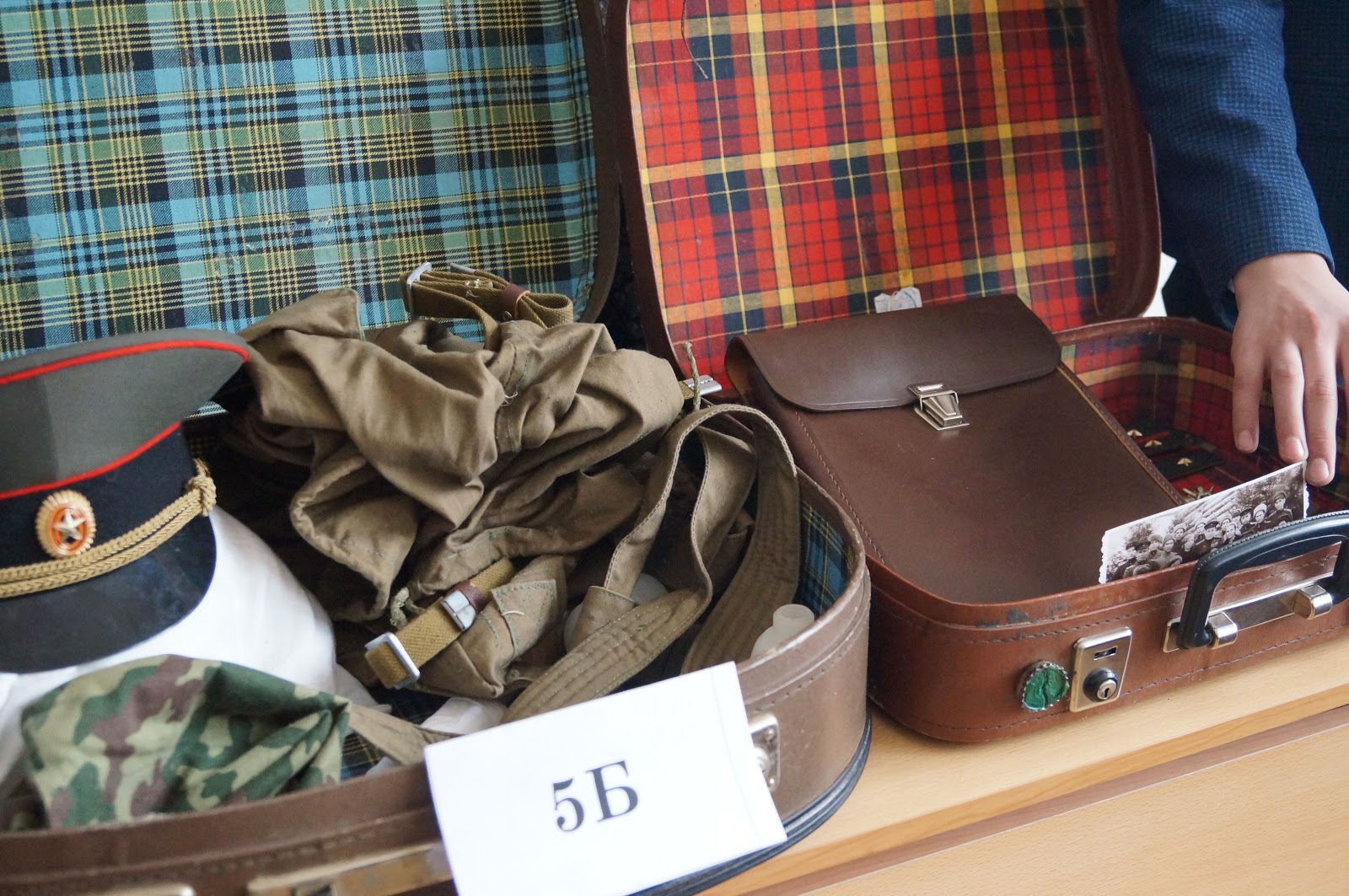 Солдатский чемодан. Армейский чемоданчик акция в школе. Армейский чемоданчик акция. Солдатский чемодан. Армейский чемоданчик.