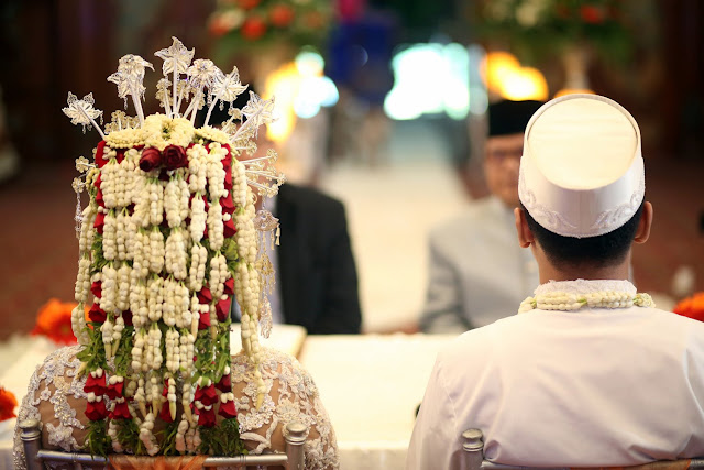 Awalnya Dia Pilihan Ayahku, Namun Karena Allah Aku Bisa Mencintainya Sebagai Suamiku Awalnya Dia Pilihan Ayahku, Namun Karena Allah Aku Bisa Mencintainya Sebagai Suamiku