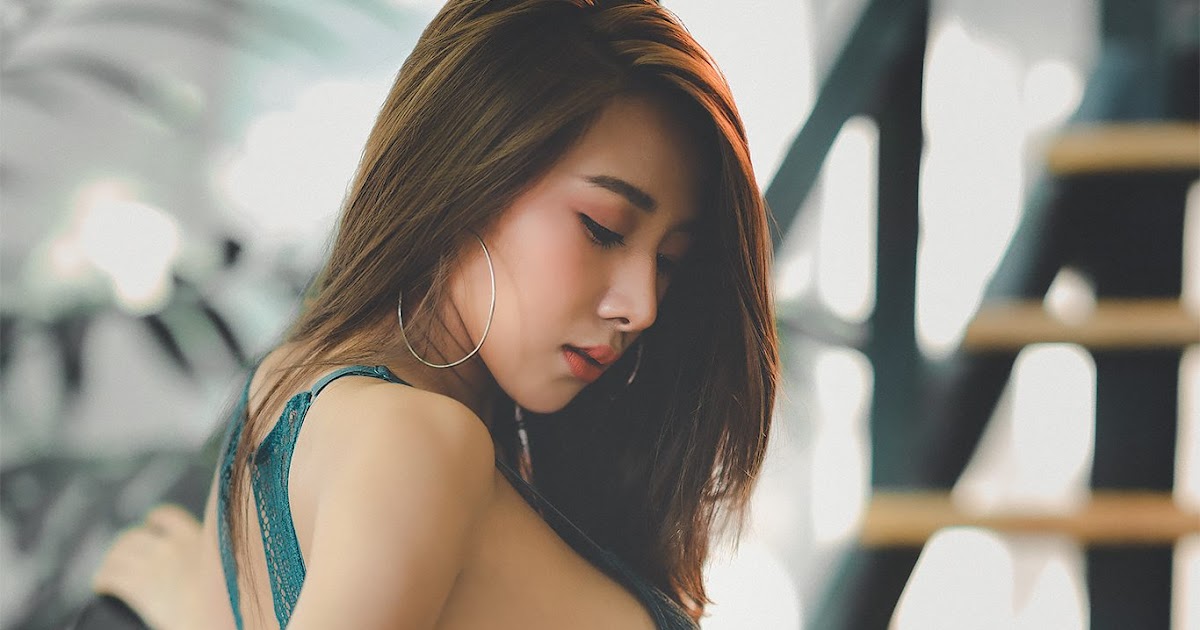 Hot girl…กุลธิรา วลัยเพ็ชร