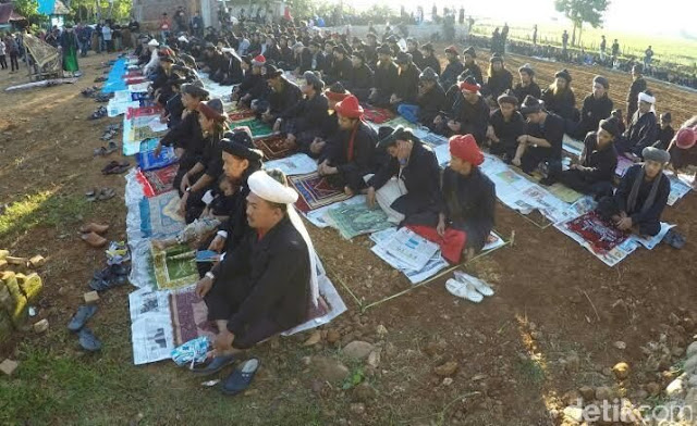 Jamaah An-Nadzir di Gowa Sulsel Salat Idul Fitri Hari Ini Jamaah An-Nadzir di Gowa Sulsel Salat Idul Fitri Hari Ini