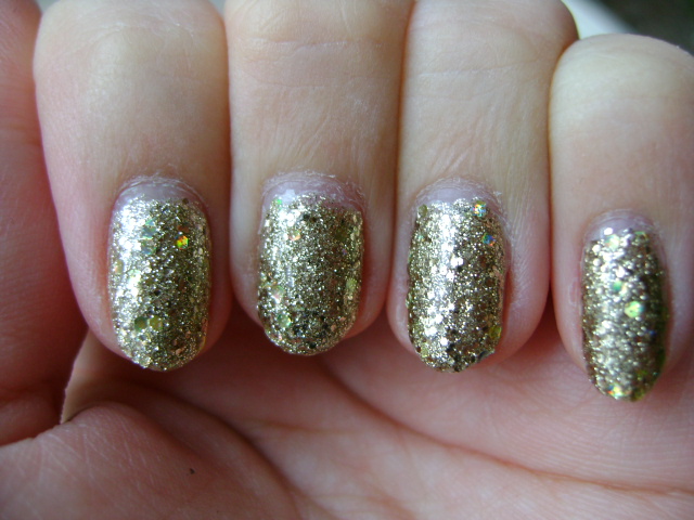 Smart and Sarcastic With Dashes of Insanity: REVIEW of Maybelline Color Show Sequins Polish in 815 Night Out