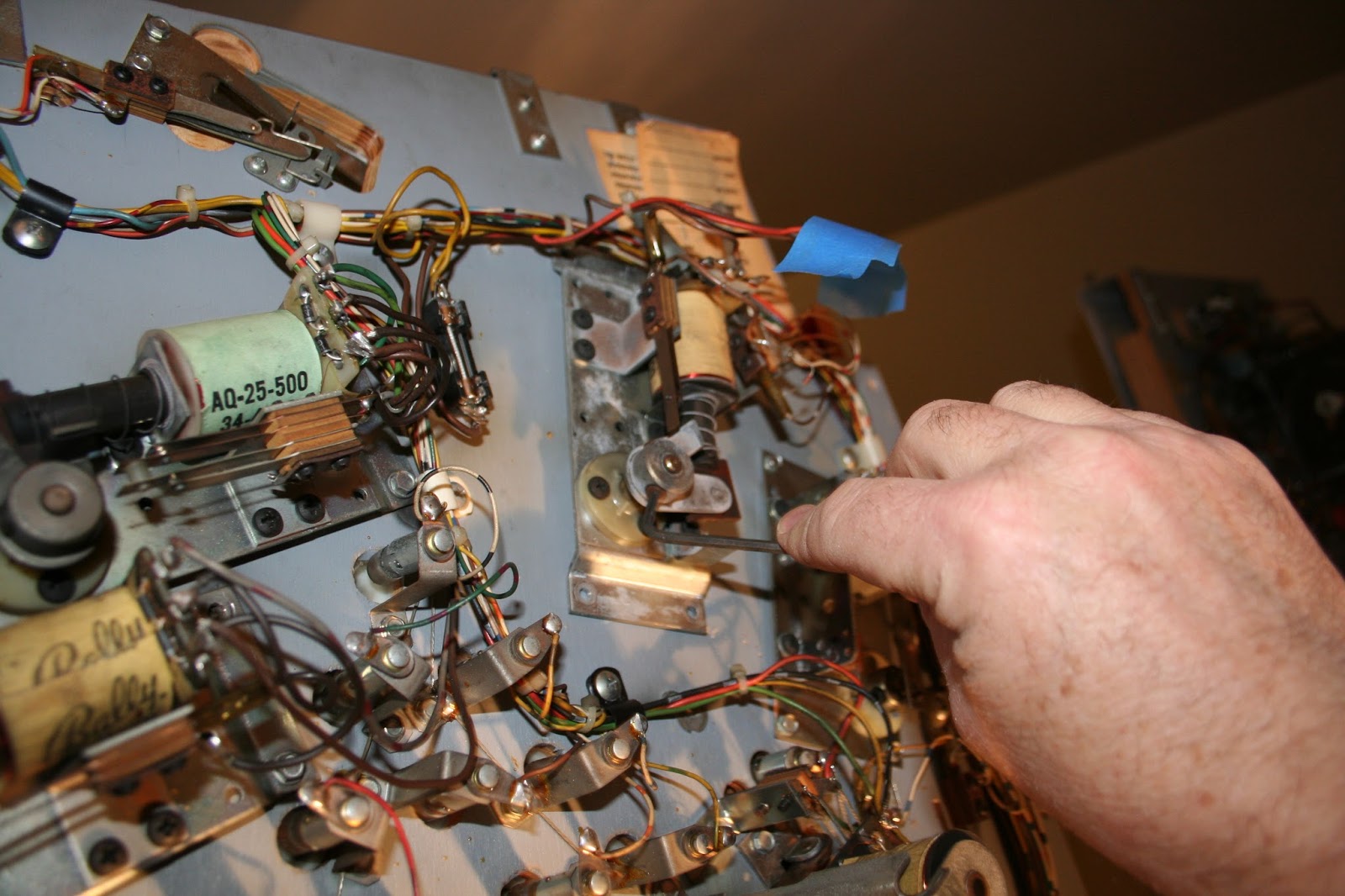 pinball repair and fun Rebuilding a pinball flipper