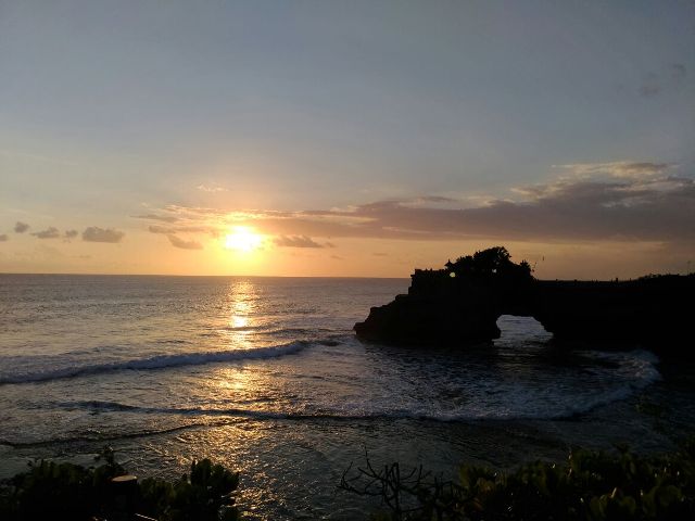 sunset di tanah lot bali sunset di tanah lot bali