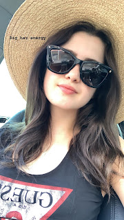 Laura Marano Hot – Social Media 01/18/2020