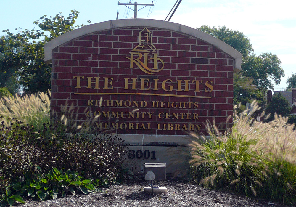 Play St. Louis The Heights Aquatic Center (indoor pool), Richmond Heights
