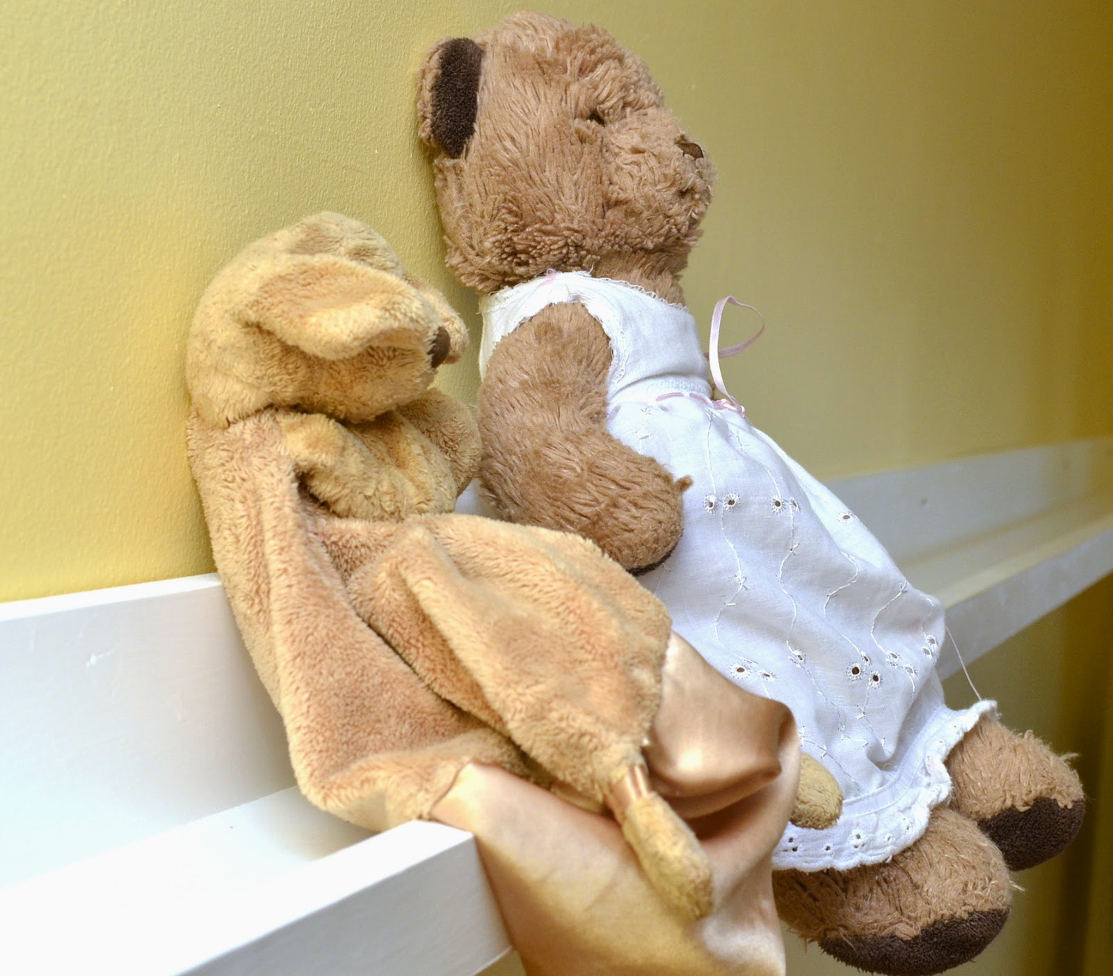 Jane of all Trades: DIY Stuffed Animal Shelf