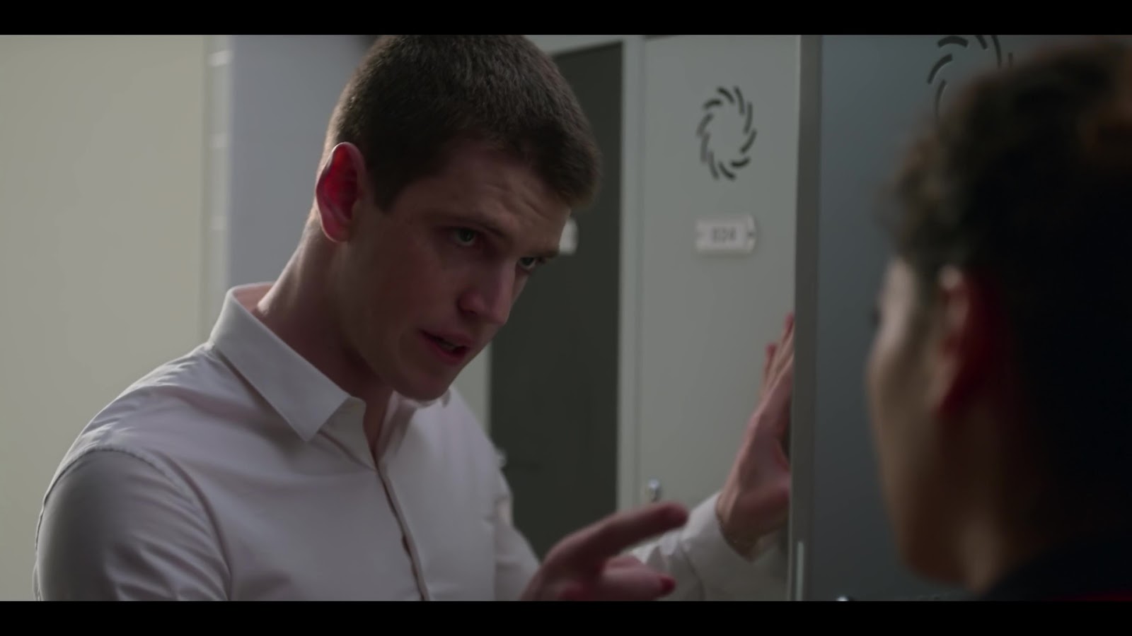 Films Et Séries Tv Avec Miguel Bernardeau ausCAPS: Miguel Bernardeau shirtless in Elite 2-07 "84 Hours Missing"