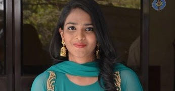 Girls Photos: Indian Girls Snap Shoots