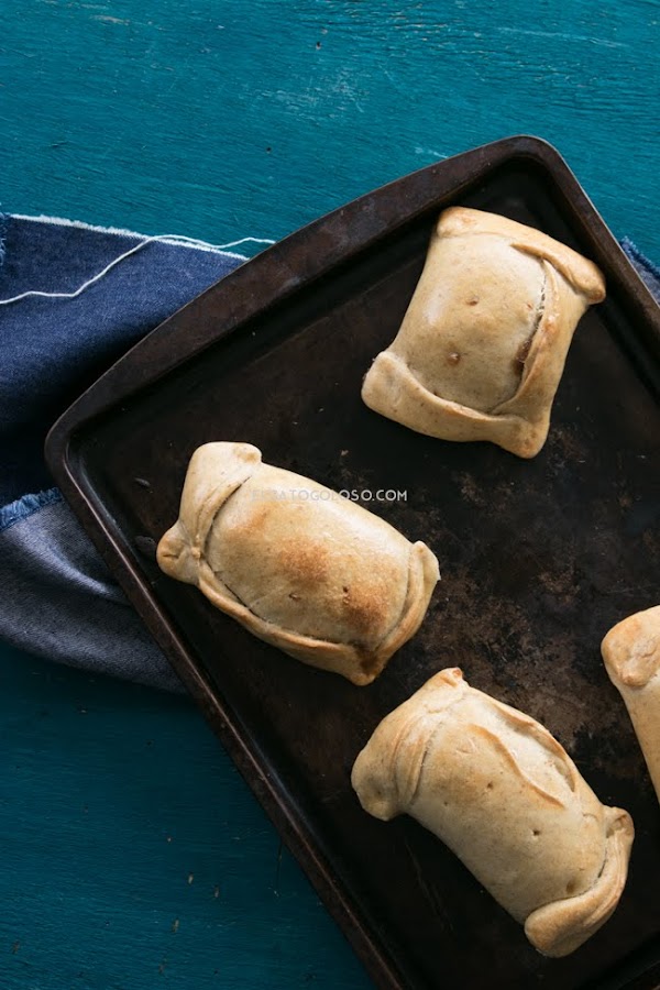 masa para empanadas chilenas horneadas via elgatogoloso.com