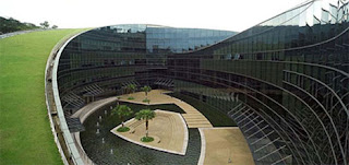 Nanyang University, Singapore 2 - 7 Gedung Sekolah Berbentuk Unik di Dunia