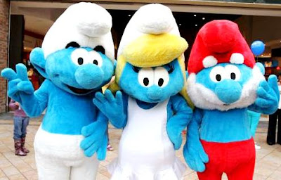 Los Pitufos Foto de Los Pitufos en un centro comercial