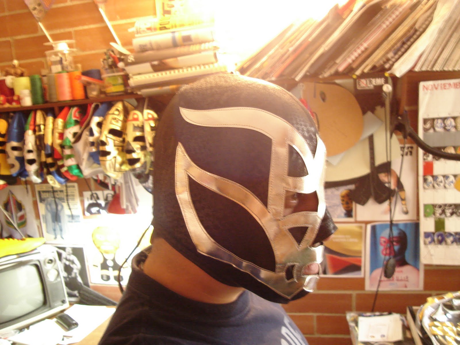 Máscara BLACK FISH (Fishman jr.) fabricada por EL DORADO & XTREME LUCHA