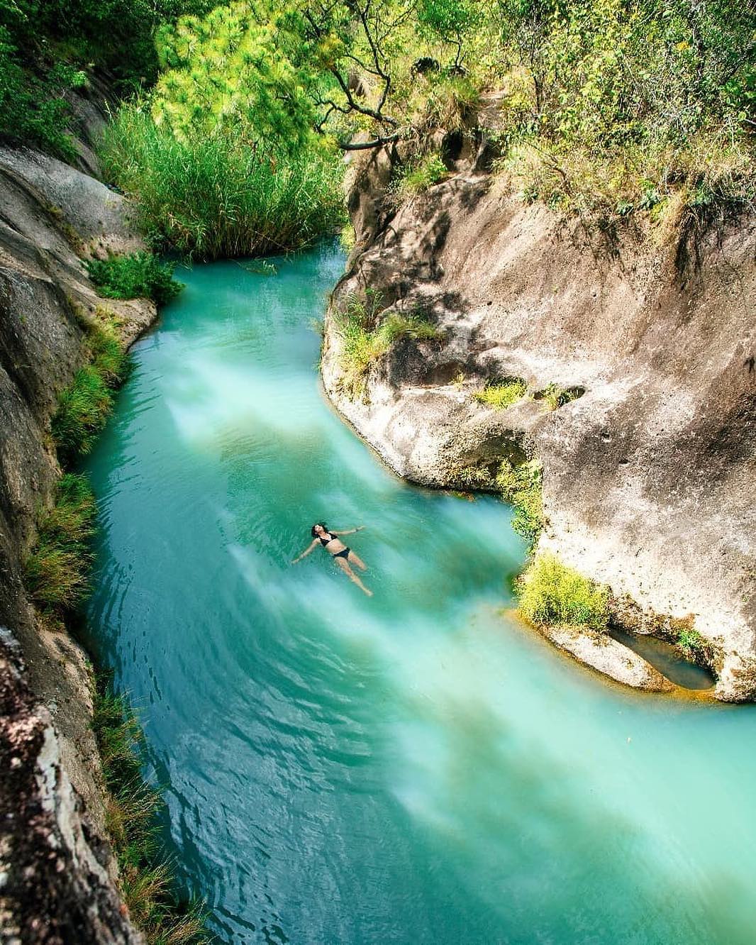 NUEVA ARMENIA y su hermoso Rio Coyolar con aguas azul turquesa - Descubrí  Honduras