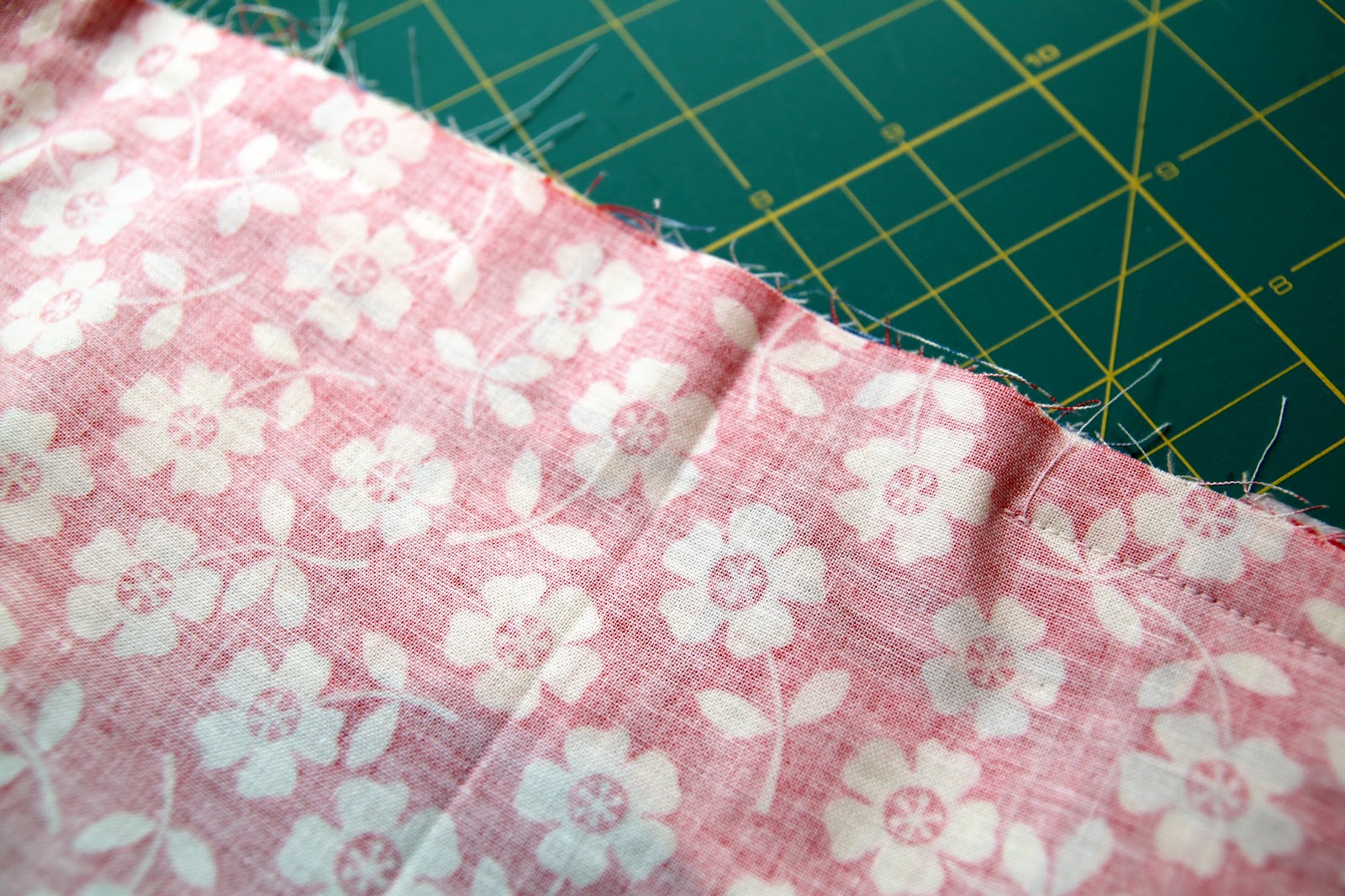 Fat Quarter Tote Bag Tutorial The Cottage Mama