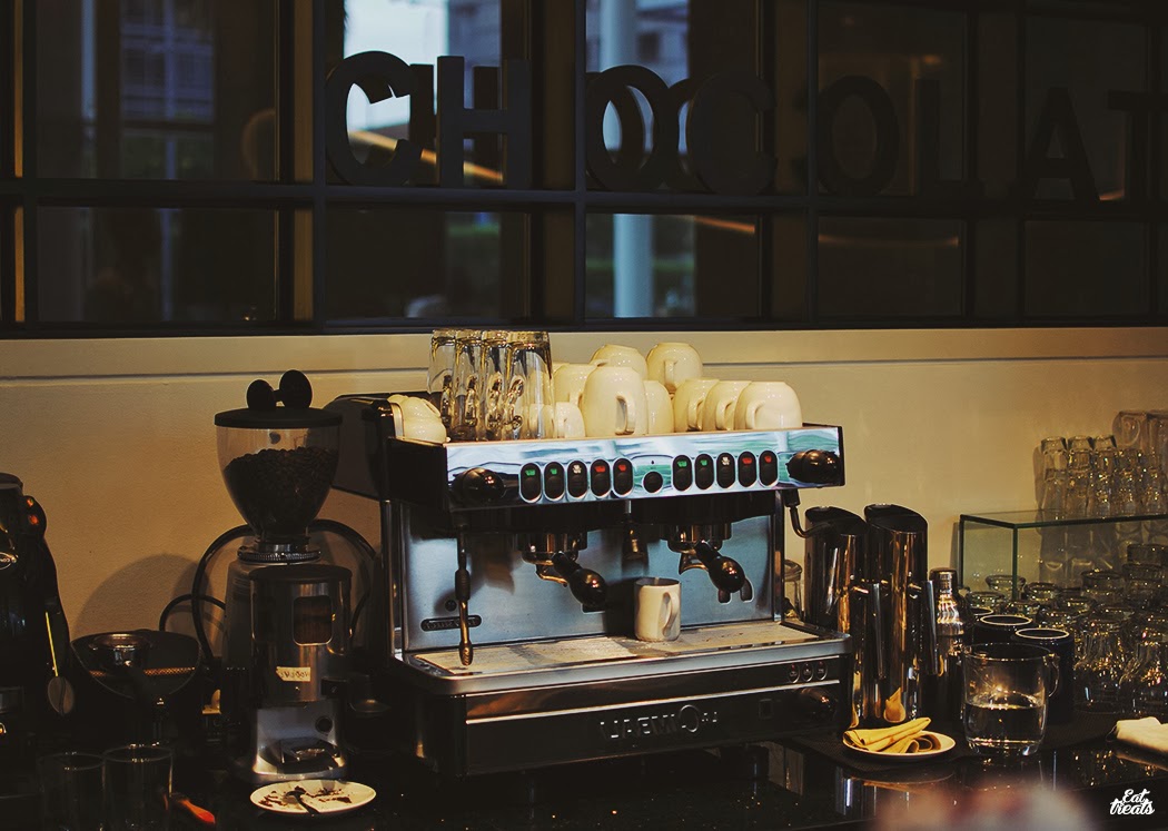 Le Chocolat Lounge at Pullman Jakarta Indonesia eatandtreats