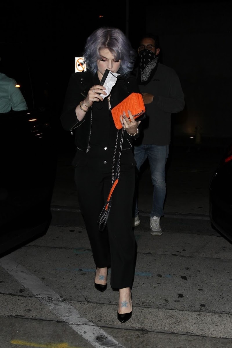 Kelly Osbourne Clicked Outside at Craig’s in West Hollywood 19 Jun -2020