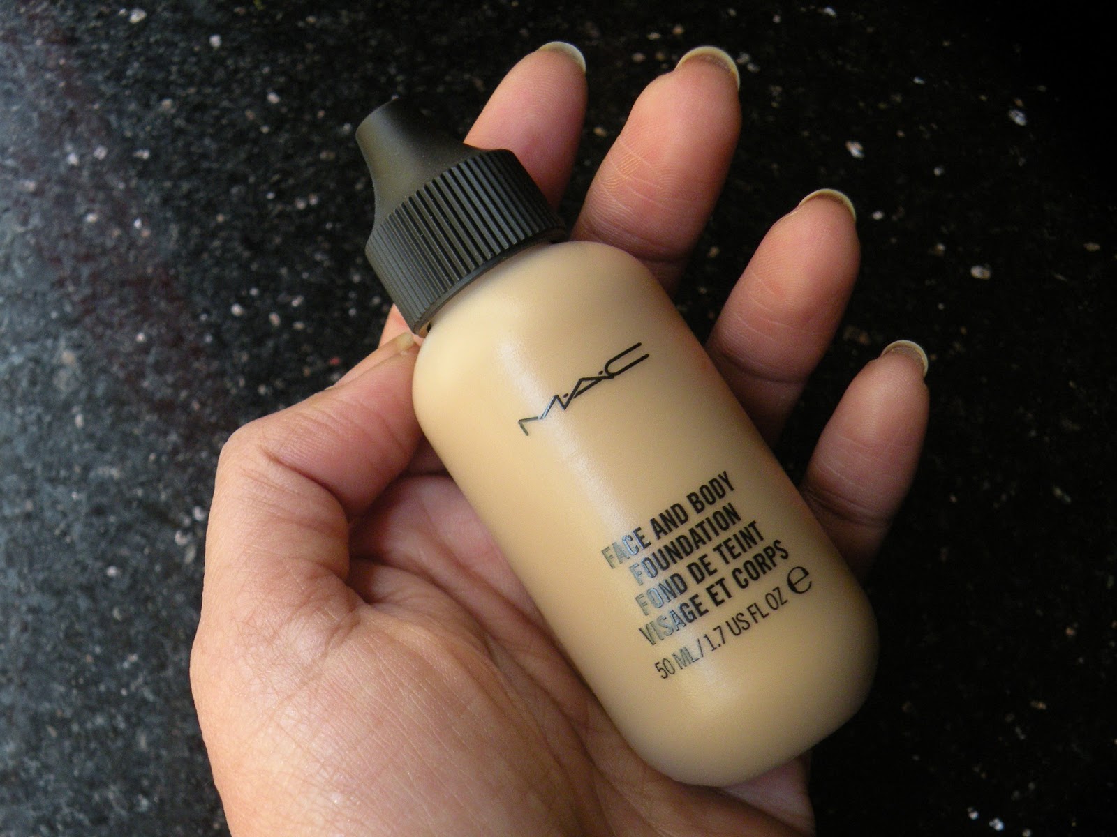 Crazy Bout MAKEUP MAC Face and Body Foundation in C3
