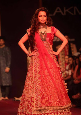 Dia Mirza walks on ramp for Shyamal and Bhumika at the LFW W/F 2013