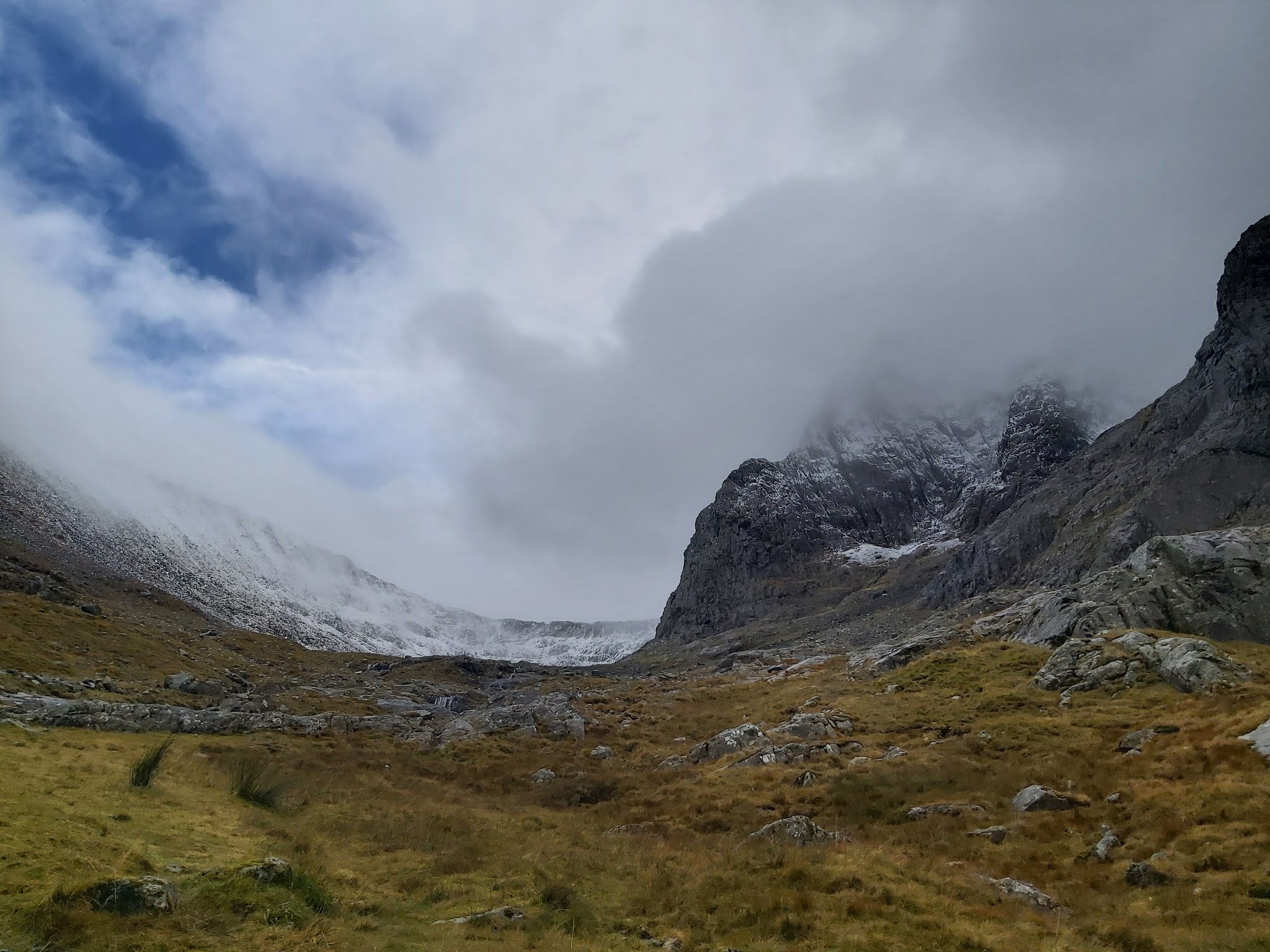 TARMACHAN MOUNTAINEERING FRESH SNOW ON BEN NEVIS
