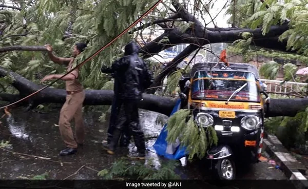 Chennai Weather Live: Cyclone Ockhi Heads For Lakshadweep, Heavy Rain In Tamil Nadu, Thiruvananthapuram, Ramesh Chennithala, Conference, Warning, kasaragod, Message, News, Kerala