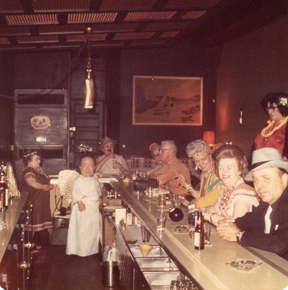 The Midget Club at 4016 W. 63rd St in Chicago, 1968 | Vintage News Daily