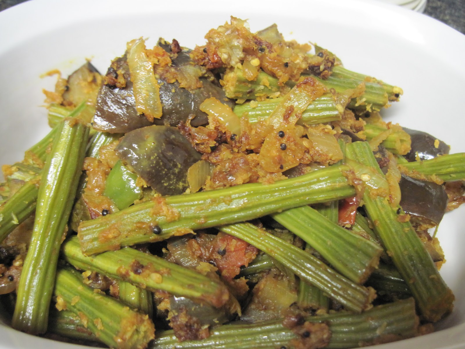 chitravin elithana samayal Kathirikkai Murungakkai Poriyal (Eggplant