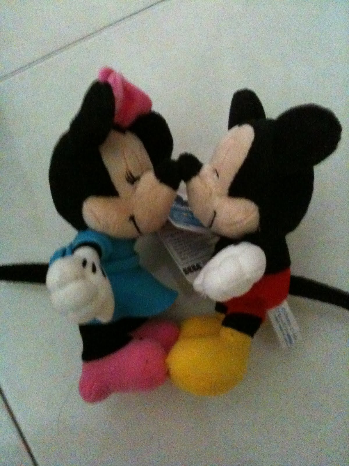 CatchUp Mickey&Minnie Mouse kissing plush (Small)