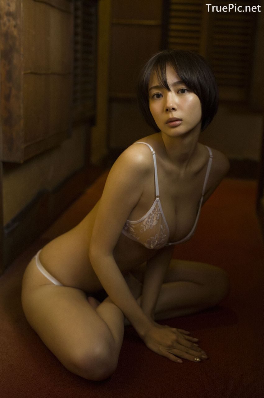 Image-Japanese-Model-Sayaka-Okada-What-To-Do-When-Its-Too-Hot-TruePic.net- Picture-13