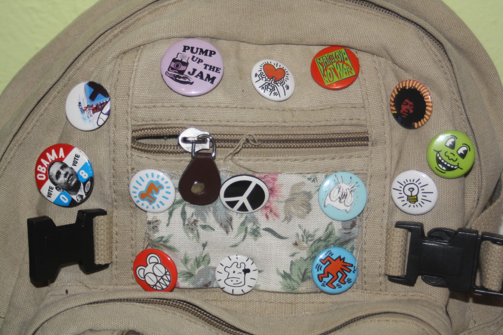 Ave Renee What's in my bag? // College Commuter Edition