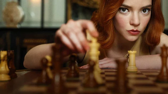 الممثلة-أنيا-تايلور-في-دور-ملكة-الشطرنج-رائعة