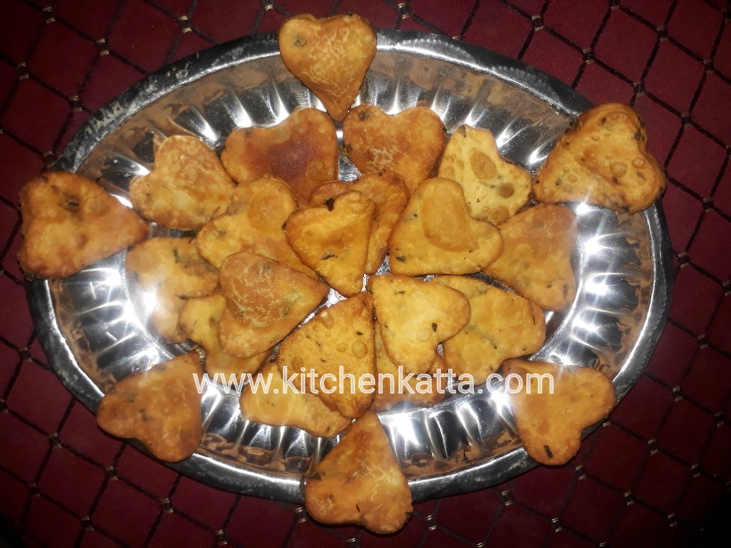 Salty jeera crackers